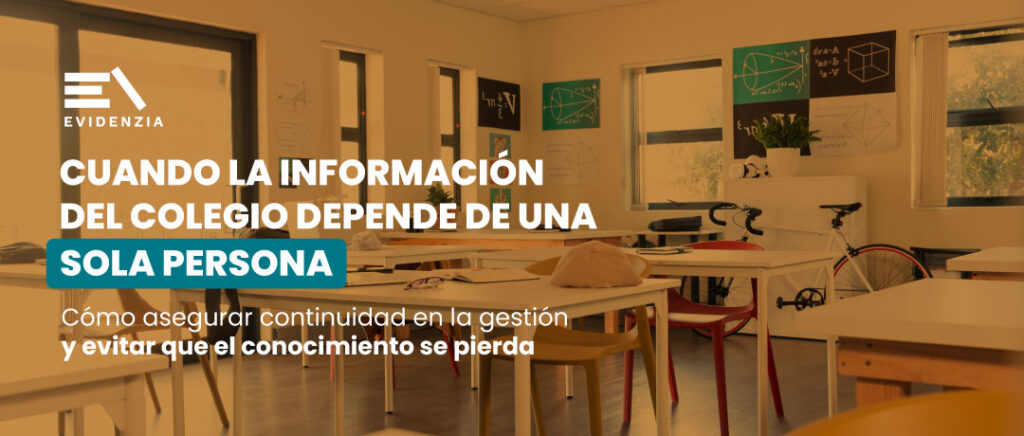 Equipo directivo escolar organizando información y documentos, continuidad en la gestión Evidenzia